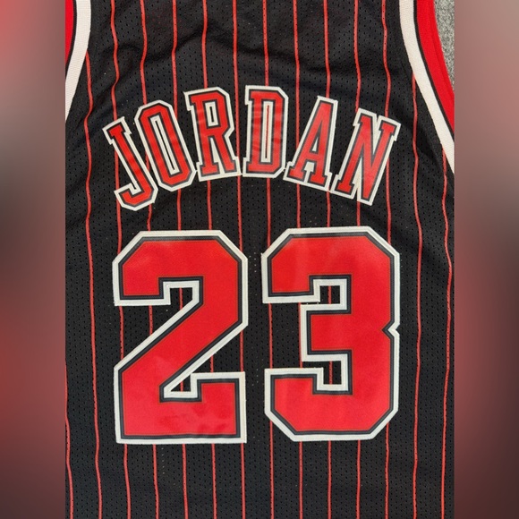 Vintage Chicago Bulls men’s Mitchell & Ness #23 Michael Jordan Jersey Size XL - Picture 7 of 10